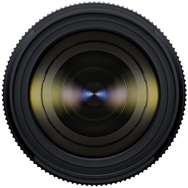 Objektív Tamron 25-200 mm f/2.8-5.6 Di III VXD G2 (Sony FE) čierny Detail prednej šošovky objektívu Tamron 25–200 mm f/2.8–5.6 Di III VXD G2