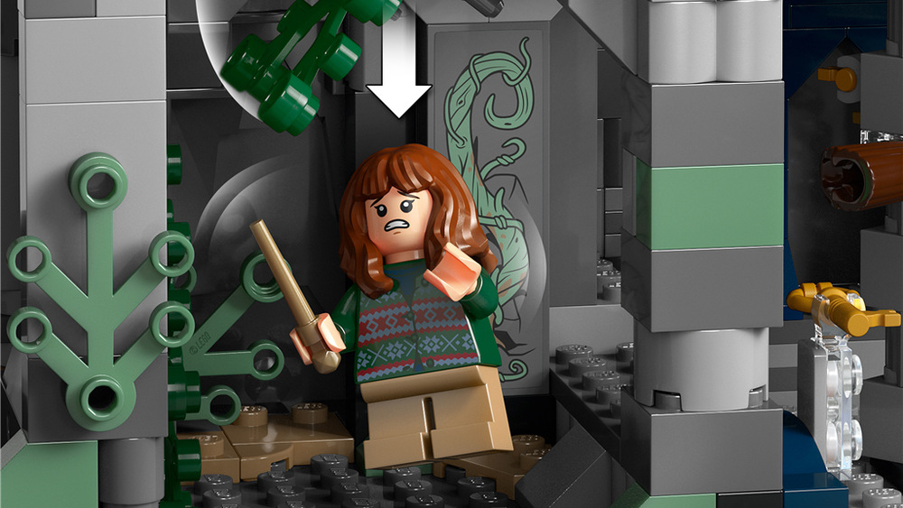 Stavebnica LEGO® Harry Potter™ 76454 Bradavický hrad: Hlavní věž Padacie dvere, diablovo osidlo, lietajúce kľúče, otáčavé schodisko a ďalšie detaily prinášajú veľa kúzelníckej zábavy.
