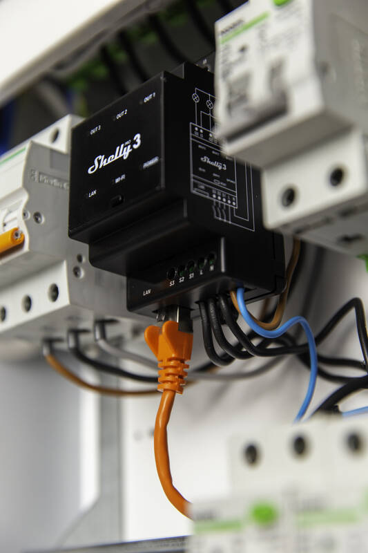 Modul Shelly Pro 3, 3x 16A na DIN lištu, Wi-Fi, LAN Shelly Pro 3