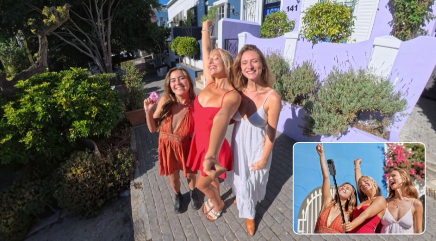 Skupina žien na fotografie zhotovené s neviditeľnou selfie tyčou Insta360 114 cm