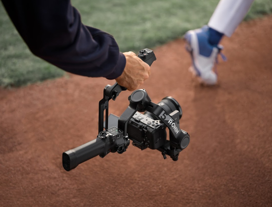 DJI RS 5 novo podporuje Bluetooth spúšť aj u kamier Panasonic a Fujifilm
