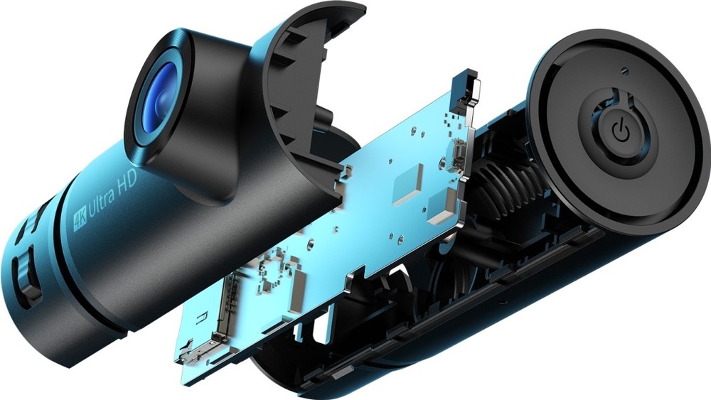 Autokamera 70mai M310 Plus 4K čierna Rozložený technický pohľad na autokameru 70mai M310 Plus 4K, ktorý ukazuje objektív, vnútornú elektronickú dosku, konštrukciu tela a zadné ovládacie tlačidlo.