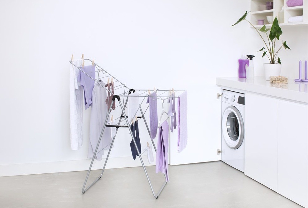 Sušiak na bielizeň Brabantia HangOn, 15 m, Metallic Grey strieborný Sušiak na bielizeň Brabantia HangOn, 15 m, Metallic Grey strieborný