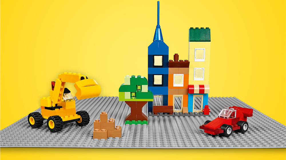 Stavebnica LEGO® Classic 11024 Šedá podložka na stavění Bez návodu a obmedzenia môžu deti s kockami LEGO Classic experimentovať a postupne rozširovať vlastný herný svet.