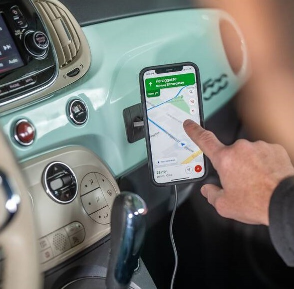 Držiak na mobil SP Connect Charging Adhesive Mount Pro SPC+ čierny Držiak na mobil SP Connect Charging Adhesive Mount Pro SPC+ - čierny