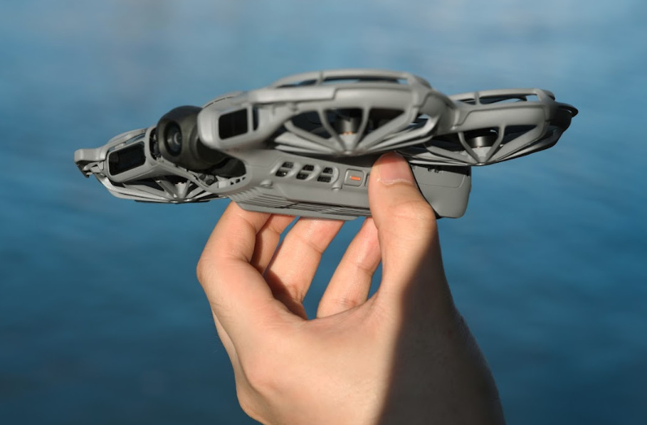 Dron DJI Neo 2 Fly More Combo (RC-N3) sivý Dron DJI Neo 2 Fly More Combo (RC-N3) sivý