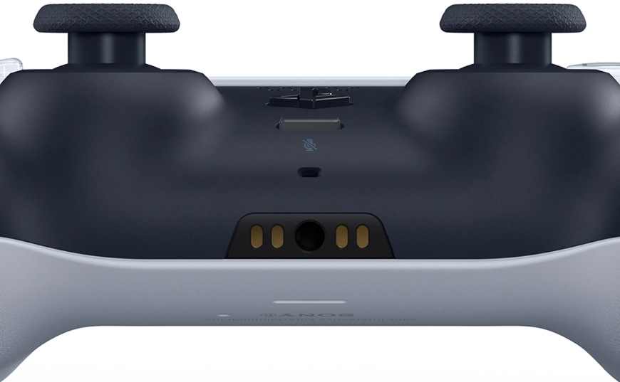 Bezdrôtový ovládač Sony DualSense pre PS5 + kábel USB pre PC čierny Detail ovládača Sony DualSense vybaveného reproduktorom a mikrofónom