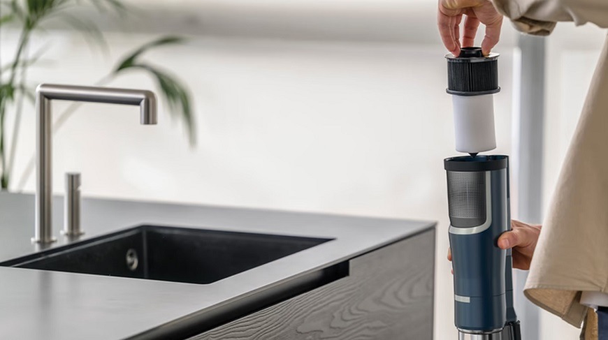 Tyčový vysávač Hoover HFX HFX20P 011 čierny Tyčový vysávač Hoover HFX HFX20P 011 čierny