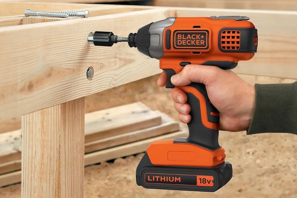 Rázový skrutkovač Black-Decker BDCIM18N-XJ (bez batérie)