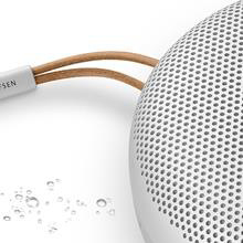 Prenosný reproduktor Bang & Olufsen Beosound A1 (2nd Gen) sivý Prenosný reproduktor Bang & Olufsen Beosound A1 (2nd Gen) sivý