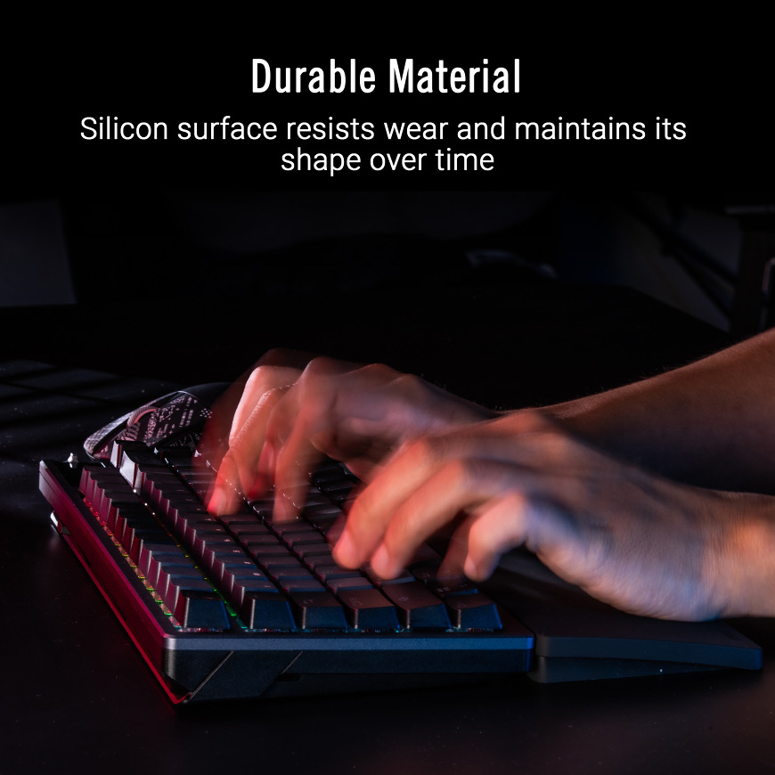 Opierka zápästia Asus ROG Keyboard Wrist Rest čierna Opierka zápästia Asus ROG Keyboard Wrist Rest - detail silikónového povrchu odolného proti opotrebovaniu