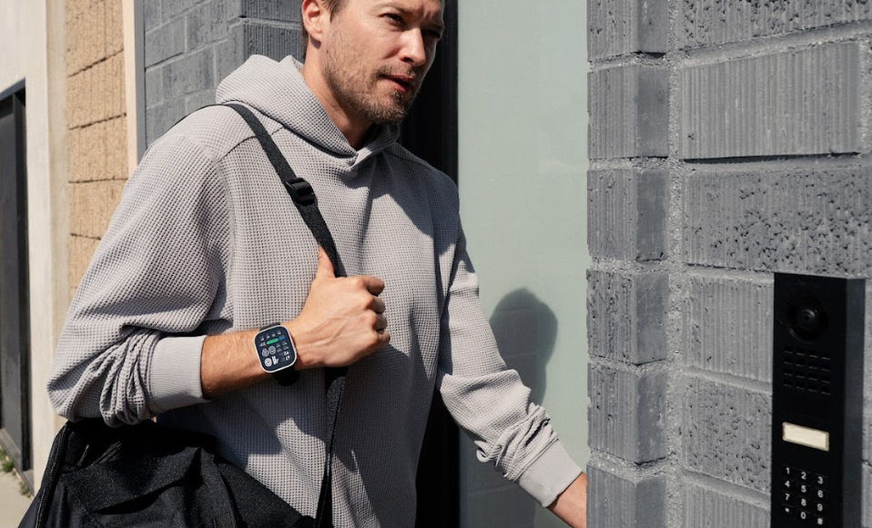 Amazfit Bip Max je možné ovládať aj hlasom