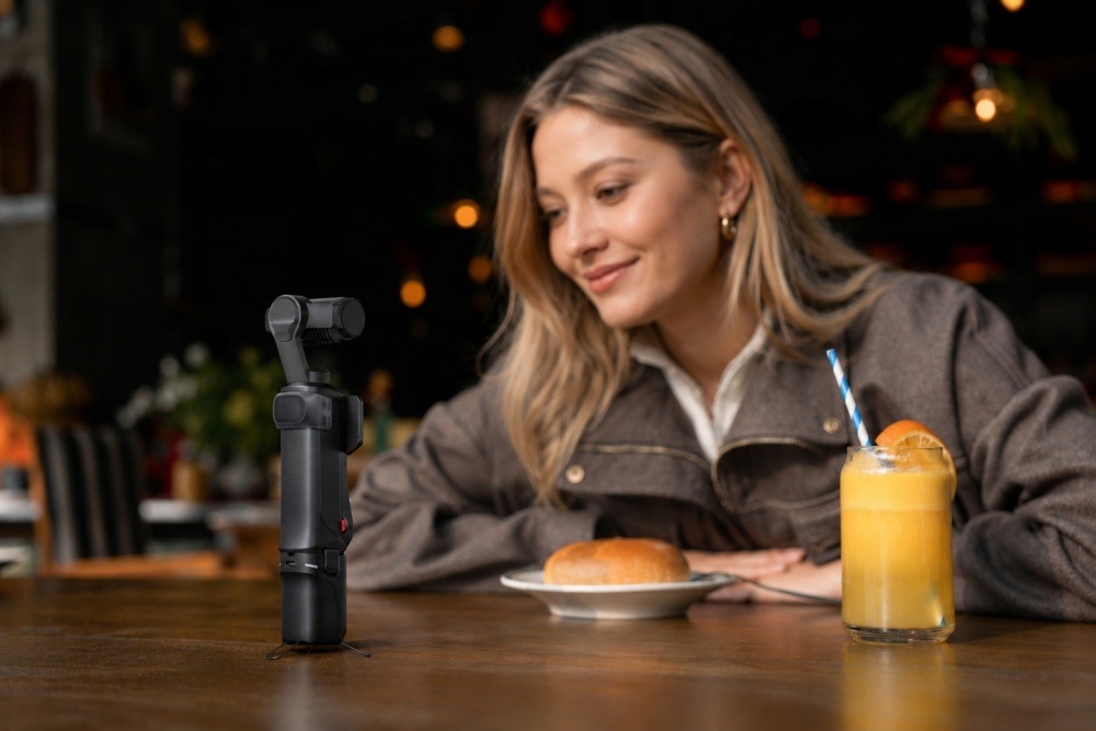 Outdoorová kamera Insta360 Luna Ultra Standard Bundle čierna Insta360 Luna Ultra disponuje plnohodnotnou 3osou mechanickou stabilizáciou