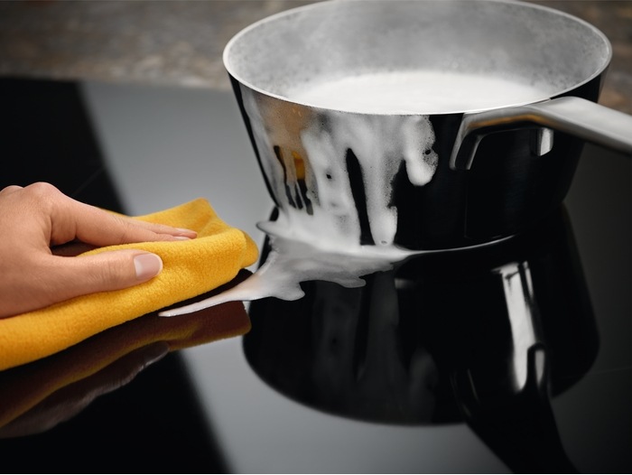 Indukčná varná doska Electrolux LIR60433 čierna Indukčná varná doska Electrolux LIR60433 čierna