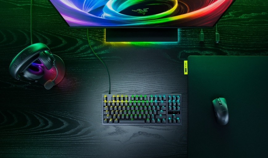 Klávesnica Razer Huntsman V3 Tenkeyless 8KHz, US Layout čierna Herná zostava s klávesnicou Razer Huntsman V3 Tenkeyless, myšou a podložkou na stole