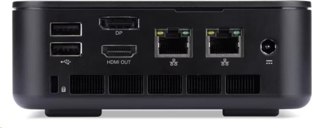 Na obrázku je zadná strana mini počítača Acer Revo Box RB102-BARR R5. V zadnom paneli sú vidieť konektory pre pripojenie monitora cez DisplayPort a HDMI, dva sieťové LAN porty, dva USB-A porty a okrúhly napájací konektor. V spodnej časti je dlhá vetracia mriežka na chladenie a vľavo otvor pre bezpečnostný zámok. Zariadenie má kompaktné čierne telo so zaoblenými rohmi.