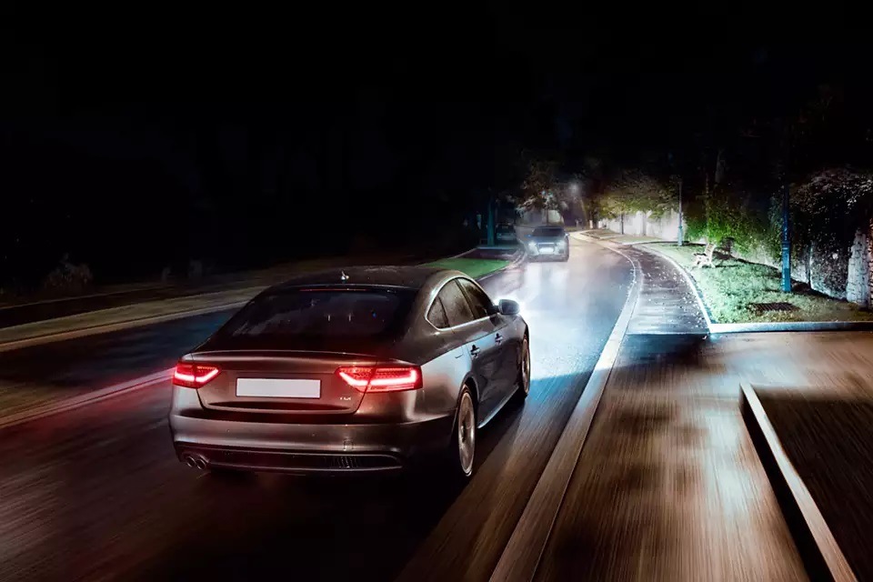Autožiarovka Philips Xenon X-tremeVision D2R (1 ks)