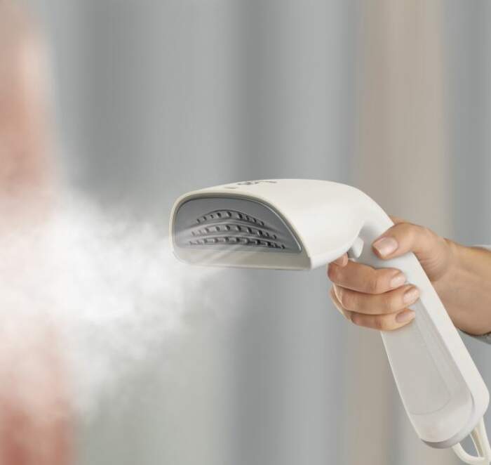 Ručný naparovač odevov Electrolux Refine 700 E7HS1-6OW biely Ručný naparovač odevov Electrolux Refine 700 E7HS1-6OW biely