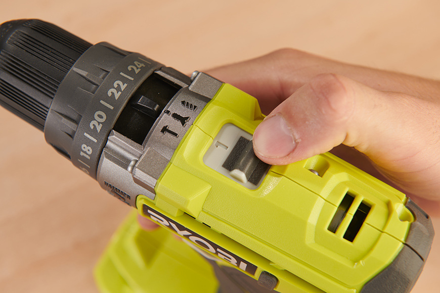 Aku vŕtačka Ryobi ONE+ R18PD2-220SA31 (s baterií) Aku vŕtačka Ryobi ONE+ R18PD2-220SA31 (s batériou)