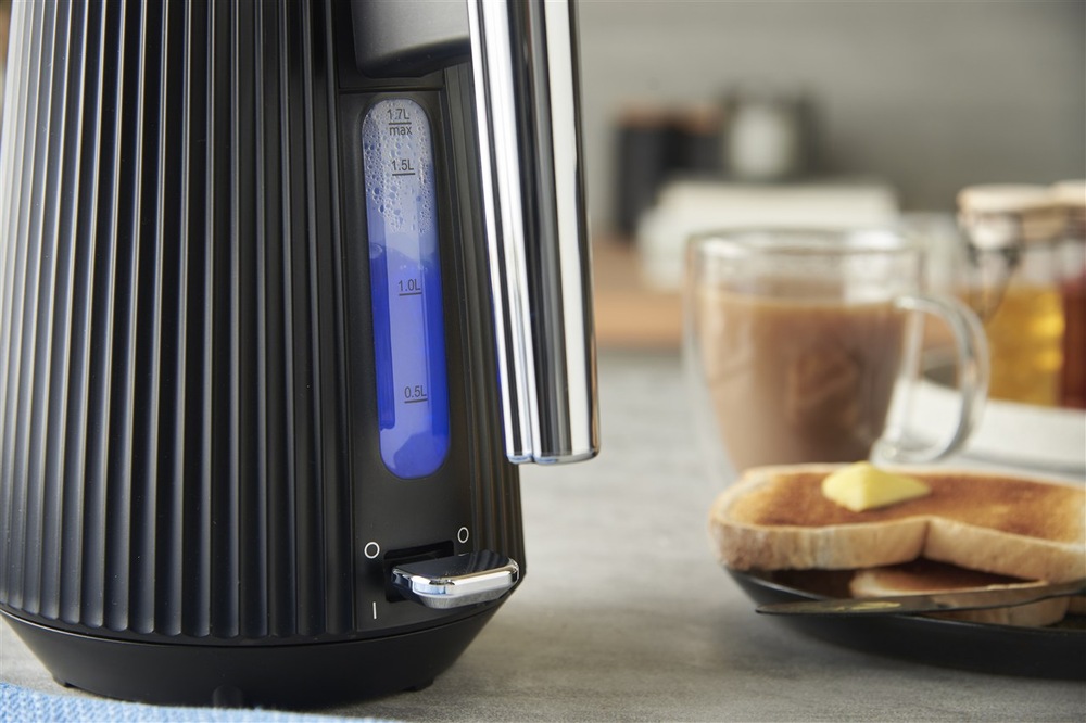 Rýchlovarná kanvica RUSSELL HOBBS 26750-70 Brontë Black čierna Rýchlovarná kanvica RUSSELL HOBBS 26750-70 Brontë Black čierna