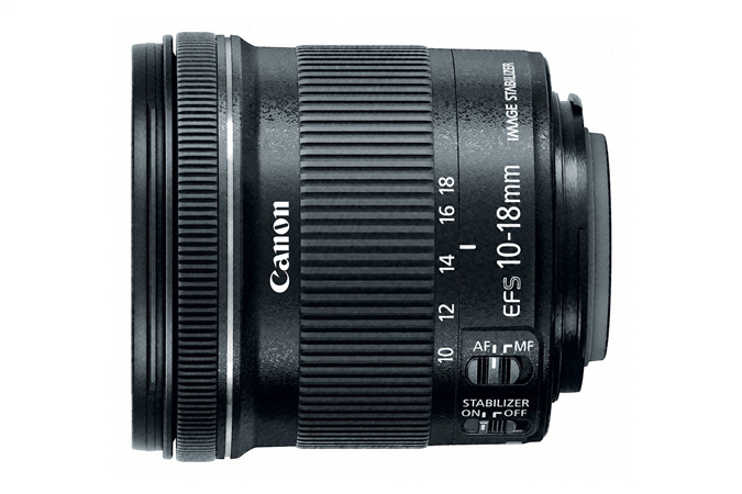 Objektív Canon EF-S 10-18 mm f/4.5-5.6 IS STM + EW73C + LC kit čierny Objektív Canon EF-S 10-18 mm f/4.5-5.6 IS STM + EW73C + LC kit čierny