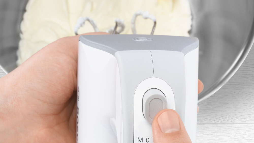 Ručný šľahač Bosch MFQ2420B čierny/strieborný