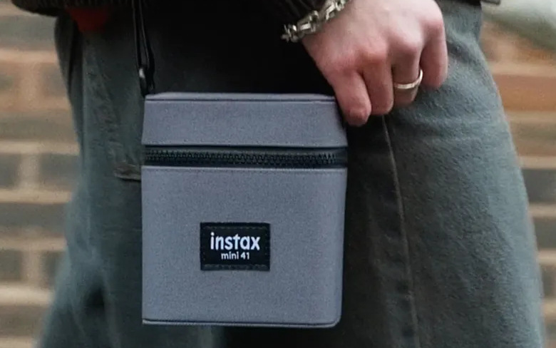 Puzdro Fujifilm Instax mini 41 sivé Fujifilm Instax mini 41, sivá