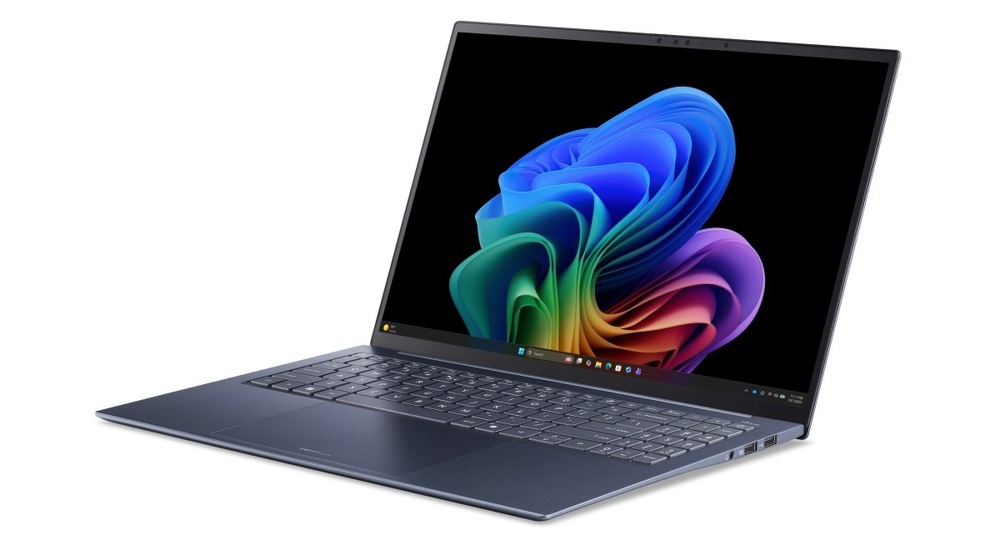 Notebook Acer Swift Edge 16 AI (SFE16-I51-92L1) modrý Otvorený a zapnutý notebook Acer Swift Edge 16 AI (SFE16-I51-92L1) otočený doľava