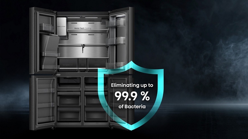 otvorená chladnička Hisense RQ600P7SKE a ikona štítu, ktorá ukazuje elimináciu až 99,9% baktérií