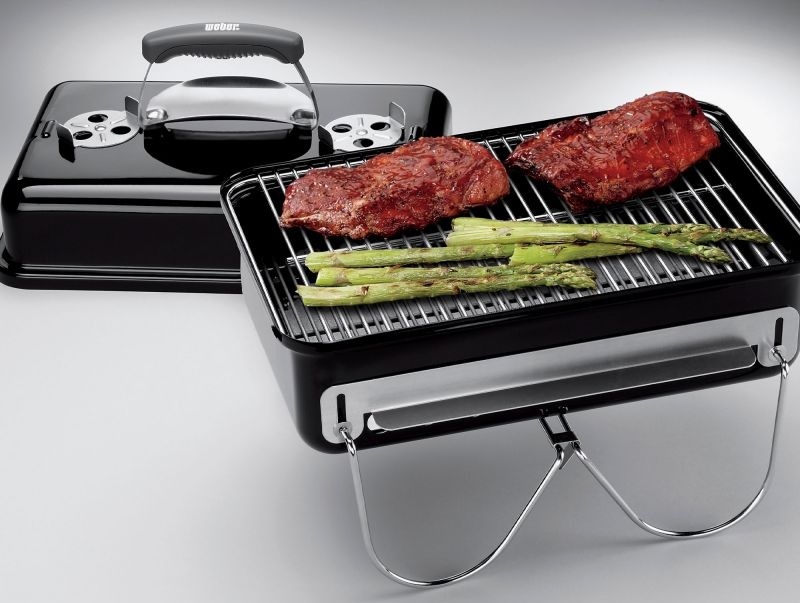 Gril záhradný na drevené uhlie Weber Go-Anywhere čierny Weber Go-Anywhere, čierna