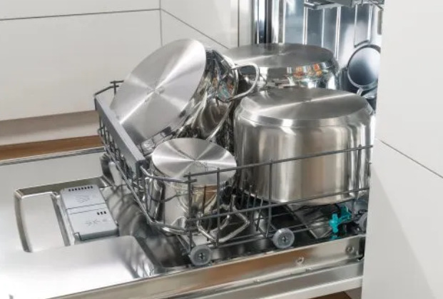 Umývačka riadu Gorenje Essential GS620C10S TotalDry strieborná