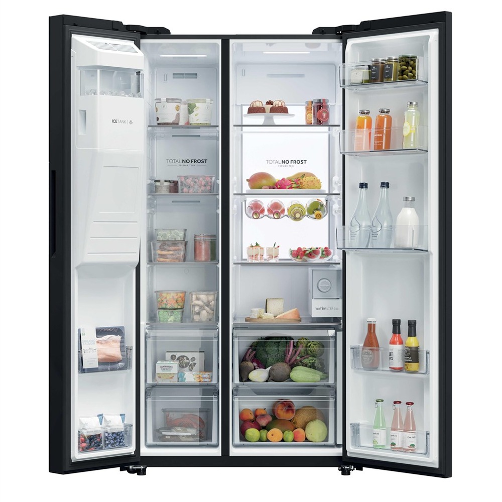 Americká chladnička Haier HSW79F18DIGB čierna/sklo Otvorená chladnička Haier s potravinami vo vnútri
