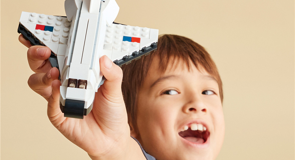 Stavebnica LEGO® Creator 3 v 1 31134 Raketoplán Stavebnica ponúka tri rôzne vesmírne modely, takže deti môžu skúšať nové stavby aj herné možnosti.