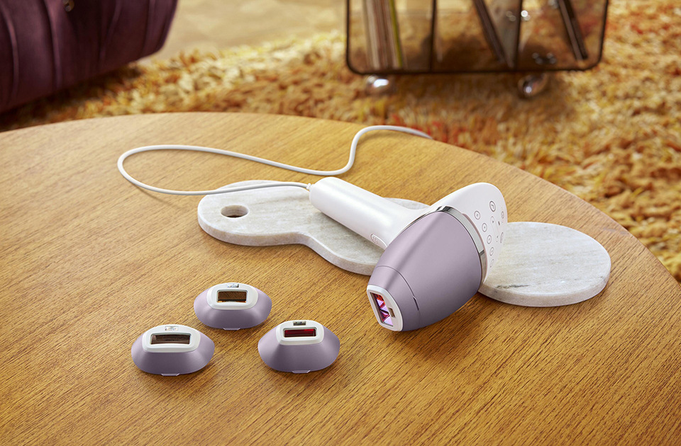 Epilátor Philips Lumea IPL 8000 BRI947/00
