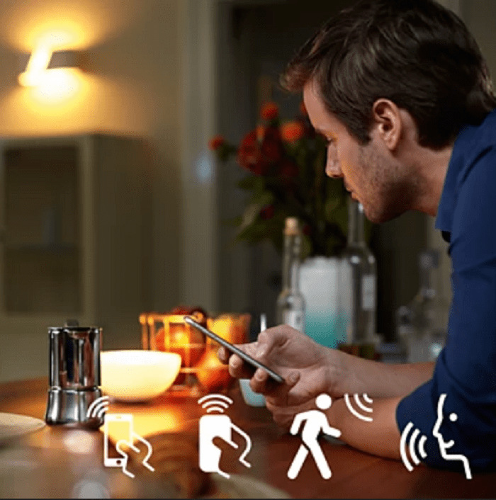 Závesné svietidlo Philips Hue White and Color Ambiance Perifo čierne