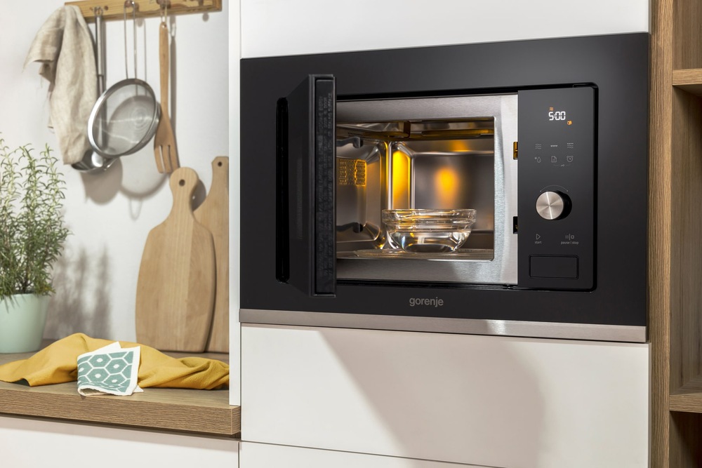 Mikrovlnná rúra Gorenje Advanced BM201AG1BG čierna