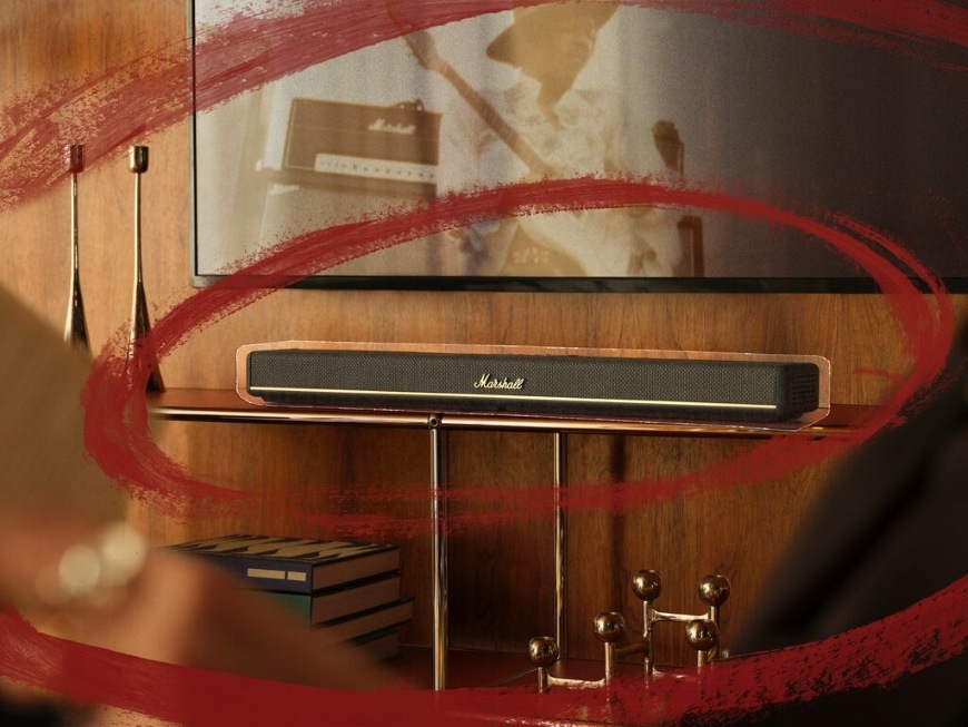 Interiér miestnosti s bezdrôtovým soundbarom Marshall Heston 60 podporujúcim Spotify a ďalšie služby