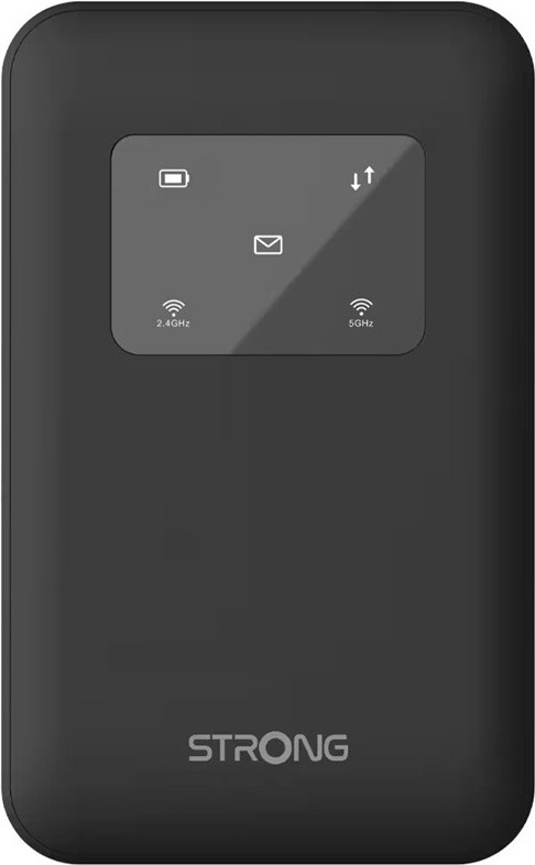 Na obrázku je prenosný hotspot Strong 4G+MIFI900 v čiernom prevedení, fotený spredu. Má malé vreckové telo so zaoblenými rohmi a hladkou prednou stranou. Pri hornej časti je tmavý obdĺžnikový panel so stavovými ikonami pre batériu, správy a Wi-Fi siete 2,4 GHz a 5 GHz. Dole je výrazné logo STRONG. Zariadenie pôsobí jednoducho, kompaktne a je určené na mobilné pripojenie k internetu na cestách.