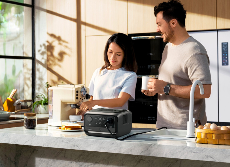 Nabíjacia stanica EcoFlow RIVER 3 Plus Wireless čierna Nabíjacia stanica EcoFlow RIVER 3 Plus Wireless - čierna
