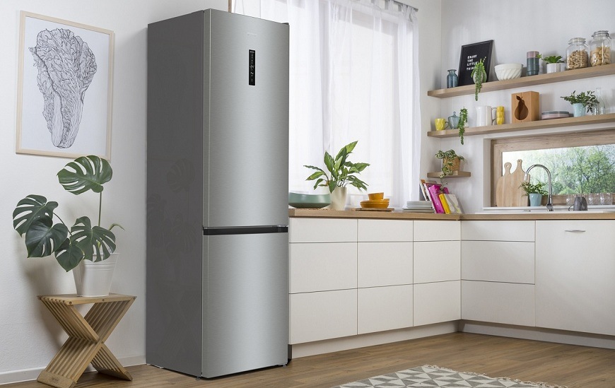 chladnička Gorenje NRK620BA2XL4 v kuchyni