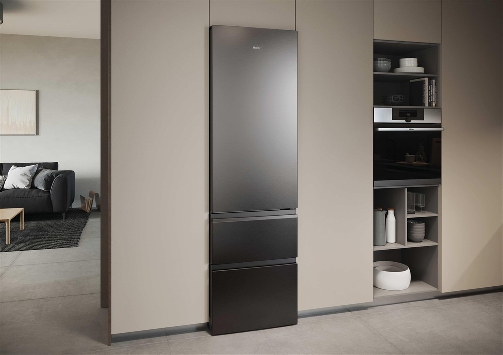Chladnička s mrazničkou Haier HTR3620ANMP nerez Chladnička komb. Haier HTR3620ANMP v interiéri