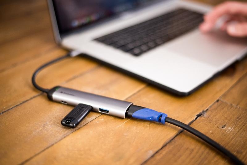 USB Hub Verbatim USB-C/2x USB 3.0, USB-C, HDMI sivý