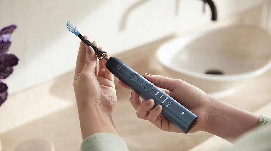 Zubná kefka Philips Sonicare DiamondClean HX9911/88 čierna/modrá Zubná kefka Philips Sonicare DiamondClean HX9911/88 čierna/modrá