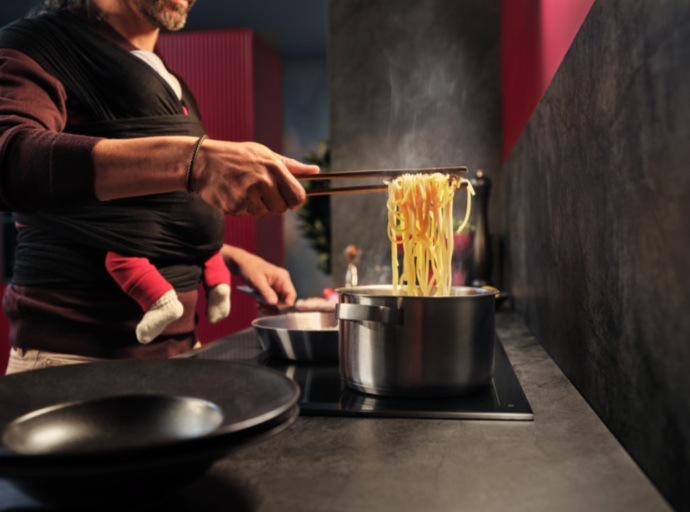 Ostrovkový odsávač pár AEG GI87D91CB Hob2Hood SilenceTech