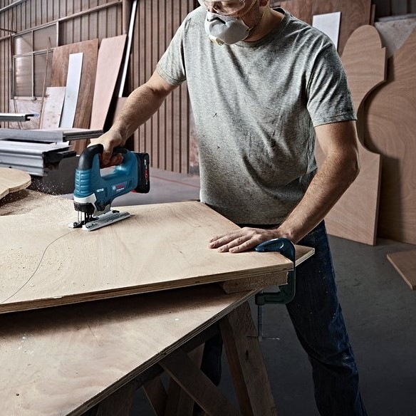 Priamočiara píla Bosch Professional GST 185-LI (s batériou)