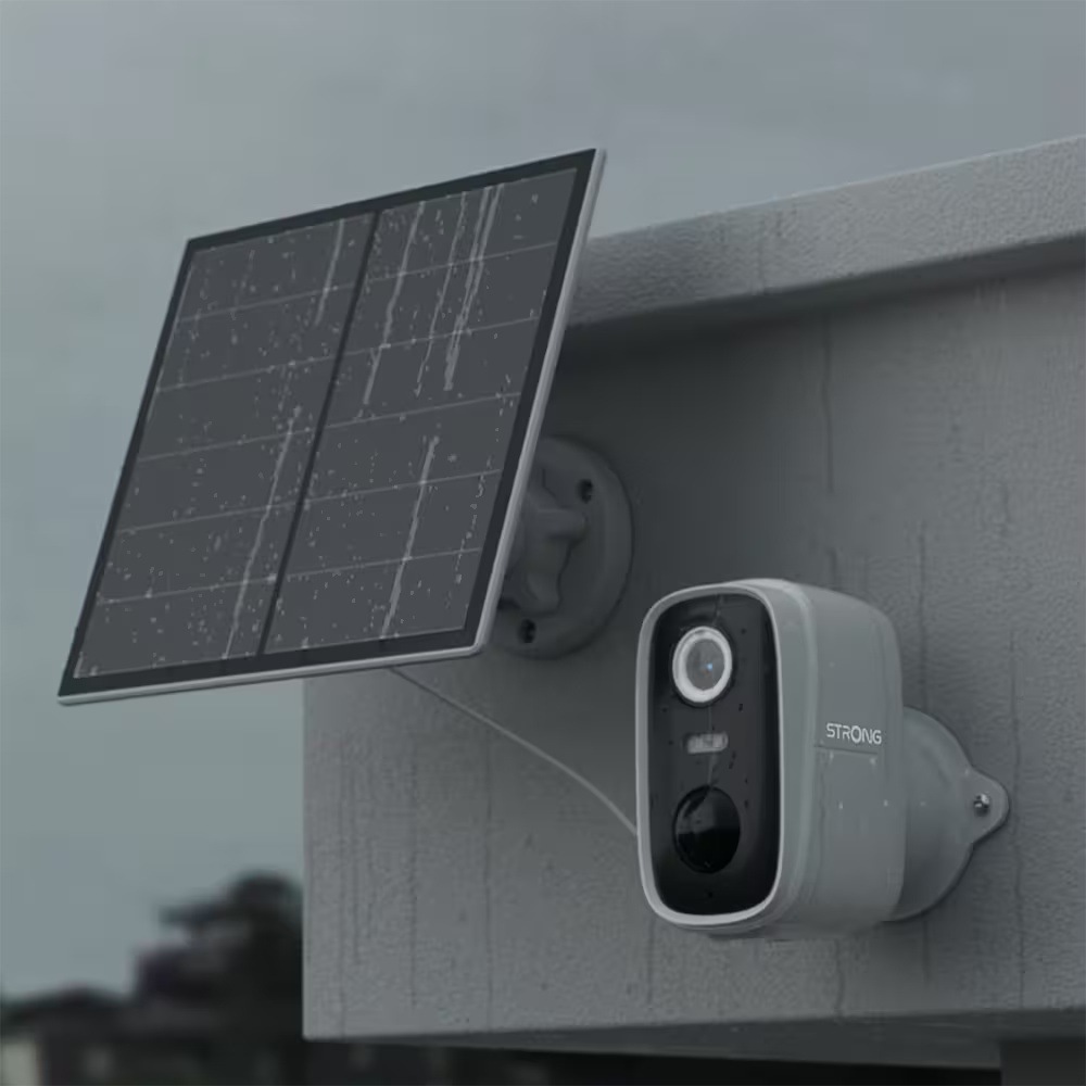 IP kamera Strong Falky biela IP kamera Strong Falky v daždi
