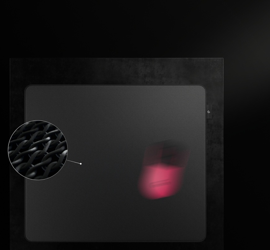 Detail povrchu podložky Logitech PRO X Control so zvýraznenou štruktúrou tkaniny