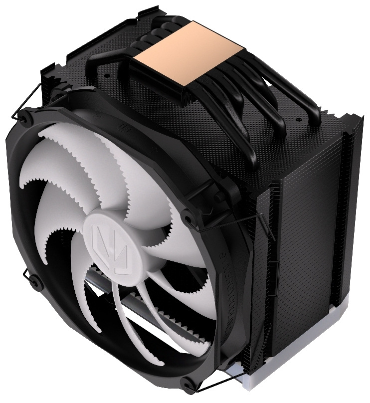Chladič CPU ENDORFY Fortis 5 ARGB Black Na obrázku je chladič CPU ENDORFY Fortis 5 ARGB Black zo šikmého pohľadu. Vpredu je veľký ventilátor s bielymi lopatkami v čiernom rámčeku, prichytený drôtenými sponami. Za ním je dvojitý blok hustých čiernych kovových rebier (dvojitá „veža“), ktorý odvádza teplo. Dole je vidieť šesť zahnutých čiernych trubičiek (heatpipe) vedúcich teplo od procesora do rebier. Hore je svetlý horný kryt, ale podsvietenie na tejto fotke nesvieti. Na obrázku je chladič CPU ENDORFY Fortis 5 ARGB Black zo šikmého horného pohľadu. Vpredu je veľký ventilátor v čiernom rámčeku s bielymi lopatkami a logom uprostred. Za ním nadväzuje dvojitý blok hustých čiernych kovových rebier (dvojitá „veža“). Hore je vidieť medene sfarbená kontaktná plocha az nej vychádza šesť zahnutých čiernych trubičiek (heatpipe), ktoré odvádzajú teplo do rebier. Podsvietenie ARGB na tejto fotke nesvieti.