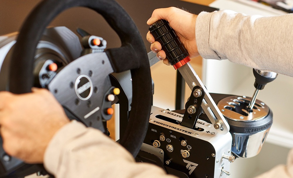 Radiaca páka a ručná brzda Thrustmaster TSSH