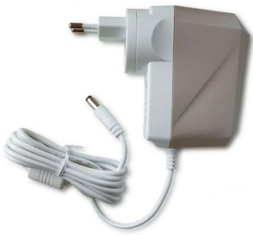 Sieťový adaptér SilentPower iPower X 9V biely Napájací adaptér iFi SilentPower iPower X 9V s pripojovacím káblom a DC konektorom